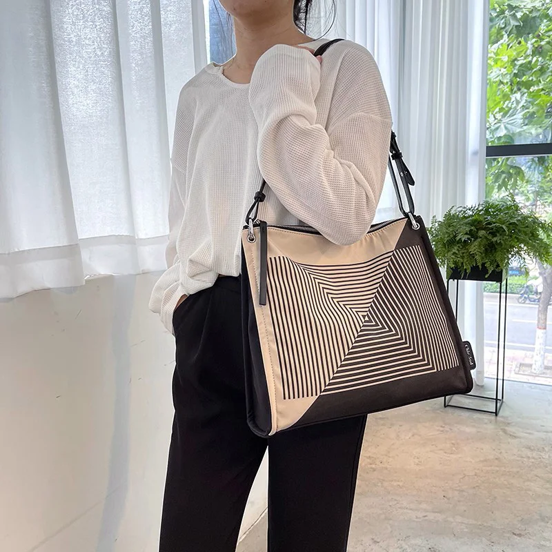 

2022 Women Large Capacity Shoulder Bags Female Bucket Bag Casual Ladies Canvas Big Totes Composite Bags Shopping Crossbody Bag