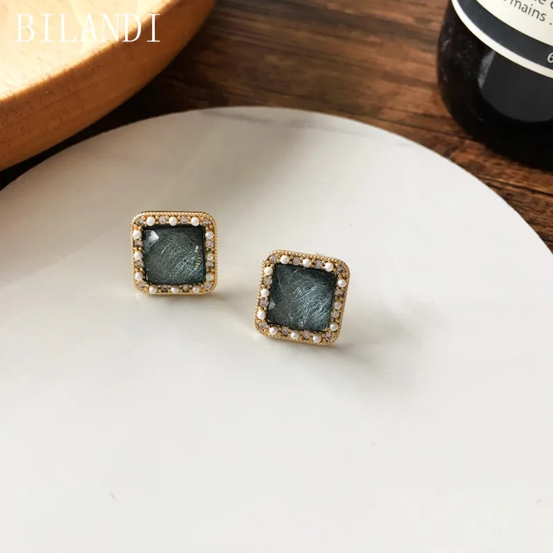 

Bilandi S925 needle Delicate Jewelry Resin Earrings Pretty Design Crystal Simulated Pearl Elegant Women Earrings For Party Gifts