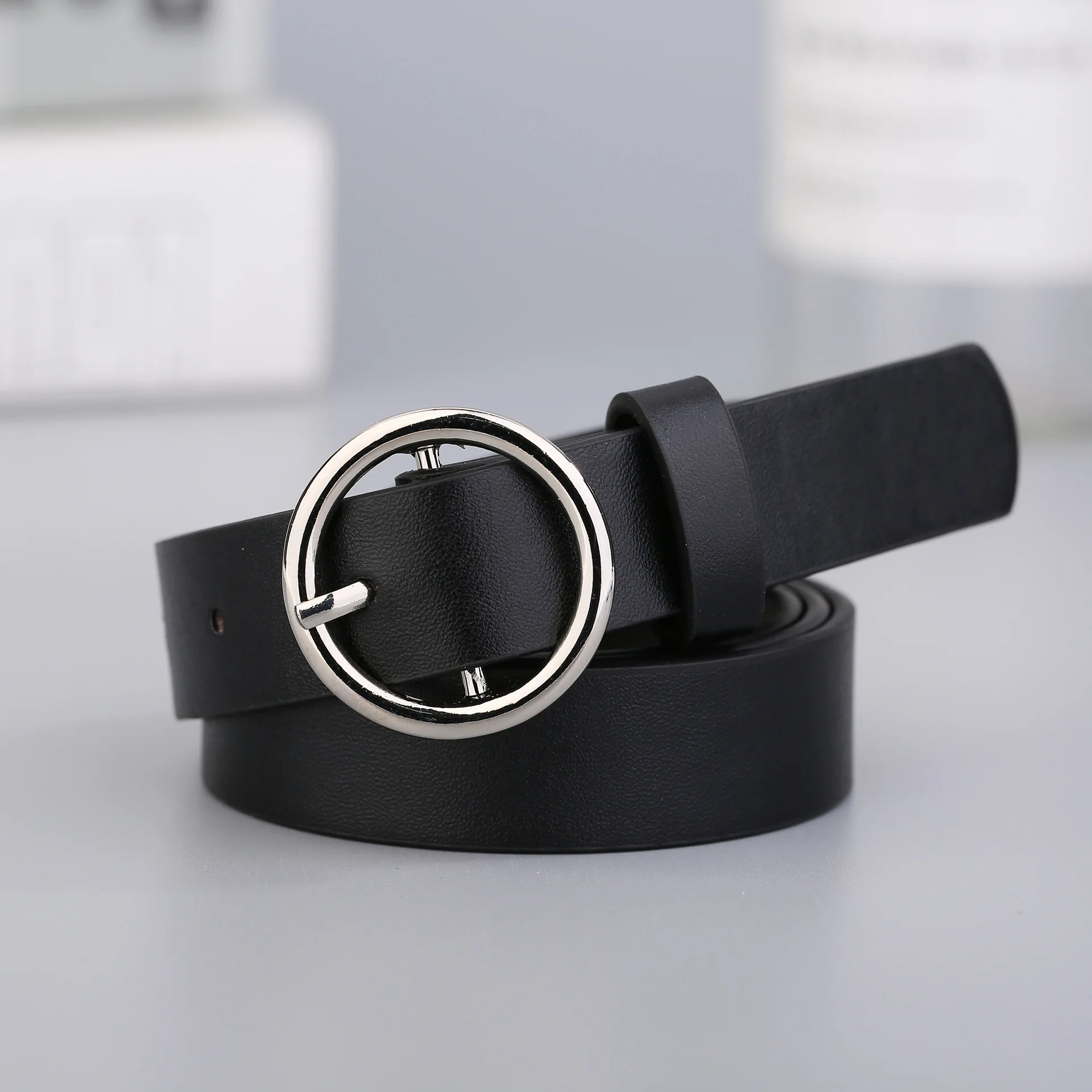 Ремень с круглой пряжкой Женский широкий черный простые корейский кольцо в стиле