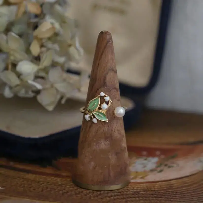 Эмалированное серебряное кольцо с эмалью и жемчугом