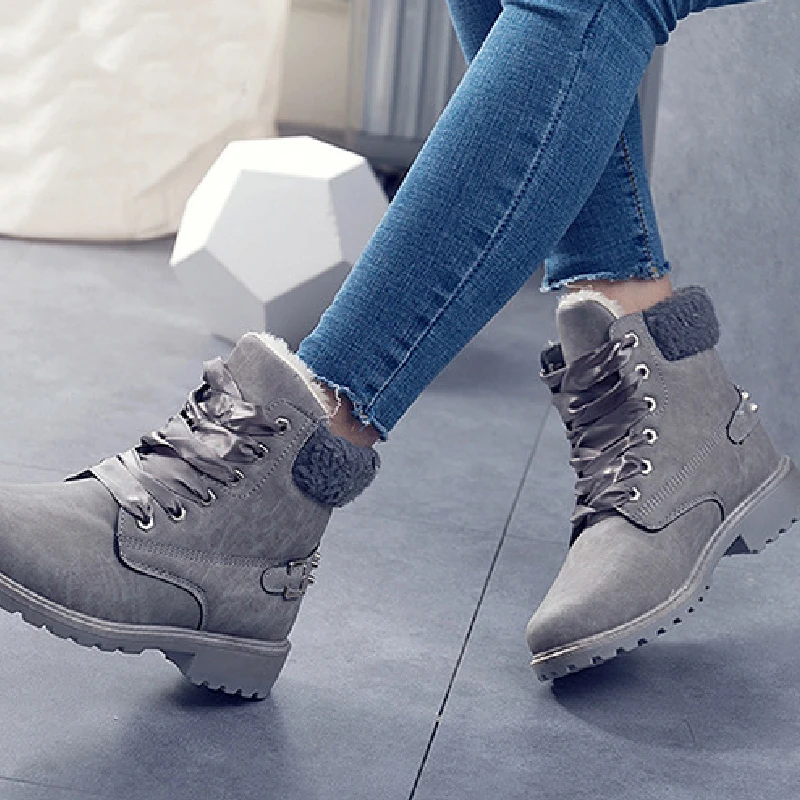 Осенне-зимние женские Ботинки Martin на толстой шнуровке крутые Женские однотонные