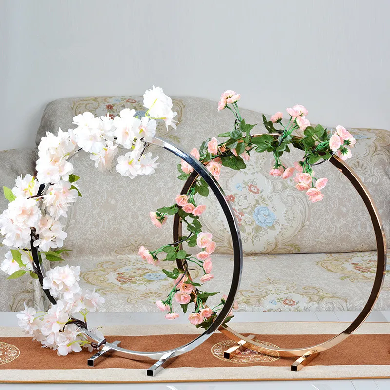 

Gilded Metal Circle Flower Stand For Wedding Stage Layout Arches Road Guide Home Decoration Ornaments Flower Frame