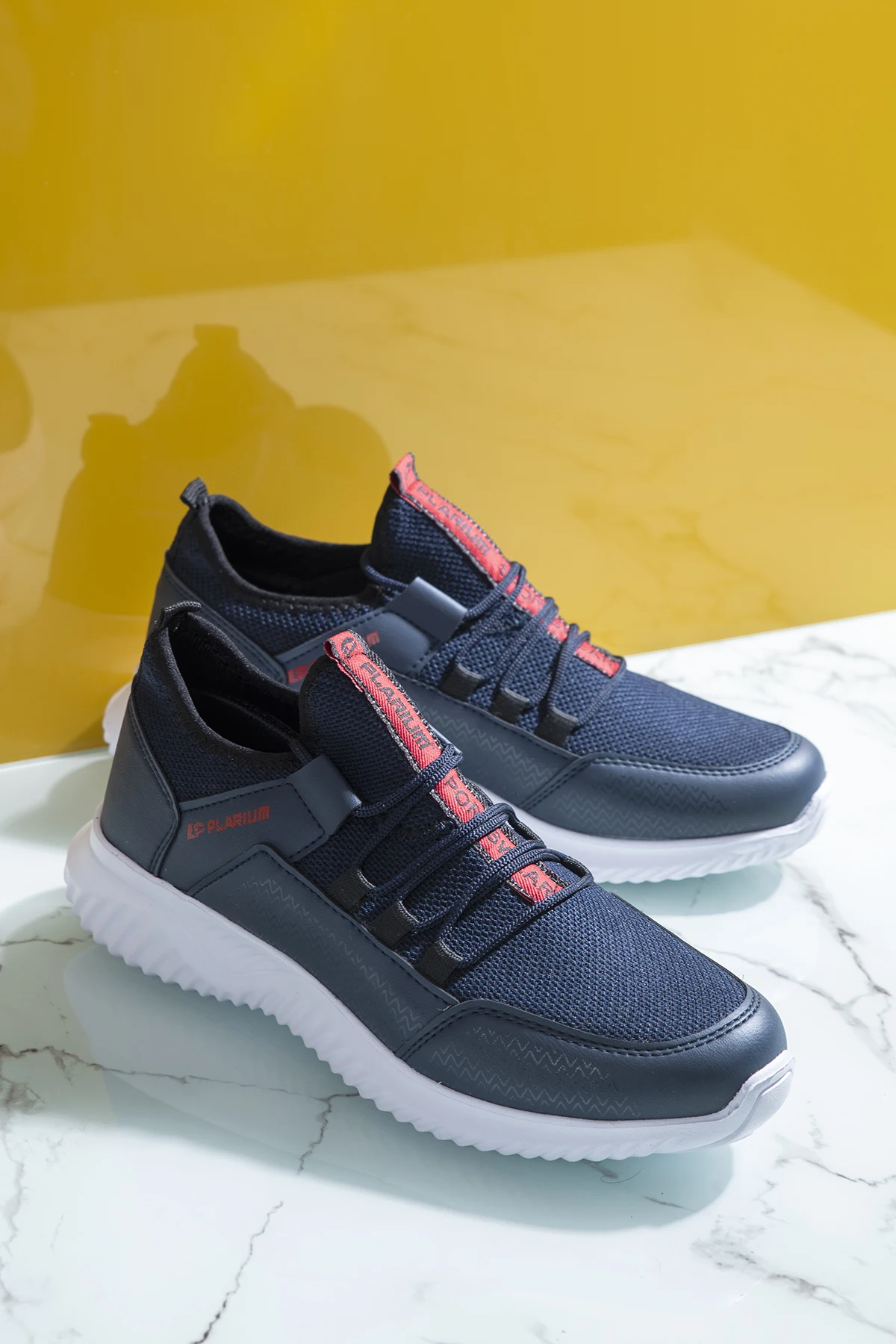 Tonny черная Роскошная искусственная кожа с противоскользящей подошвой темно