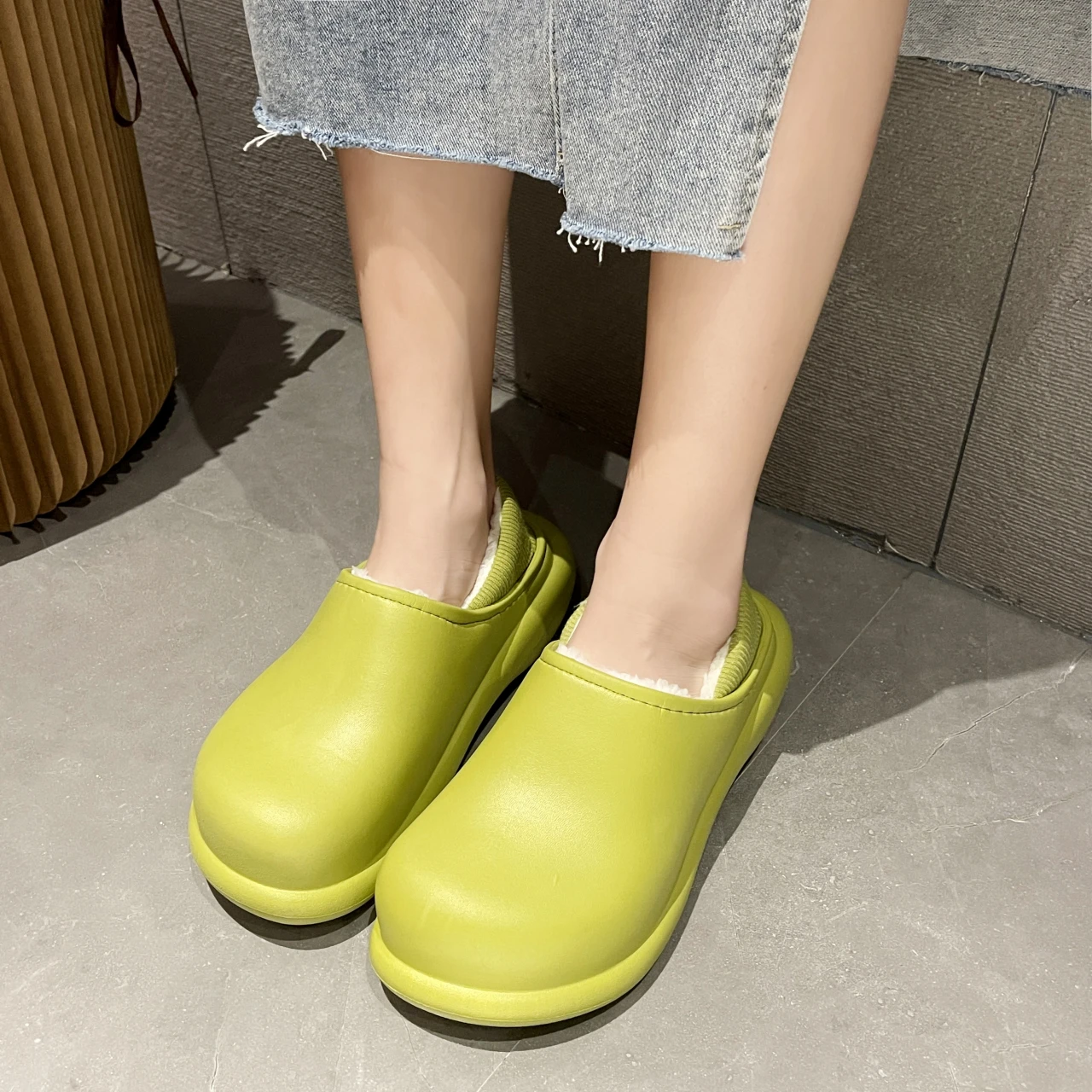 

WHNB, новинка 2021 года, домашняя хлопковая обувь, водонепроницаемые зимние тапочки из ЭВА, женская домашняя обувь на толстой подошве