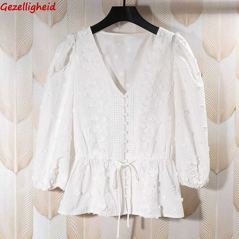

Gezelligheid 2021 Summer French Elegant Fashion Slim Streetwear Embroidered Flower V-Neck Puff Sleeve Lace-Up Waist White Shirts