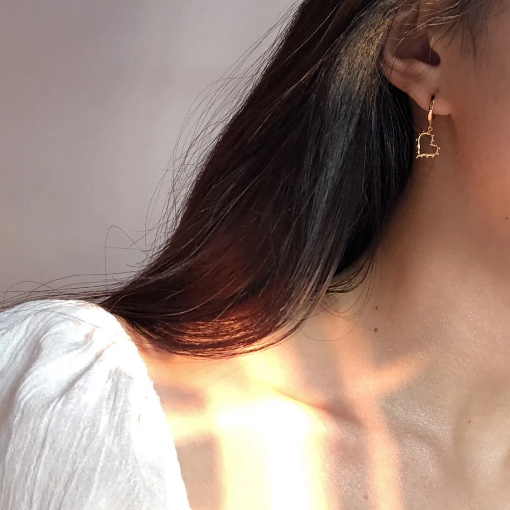 Серьги из стерлингового серебра 925 пробы, модные, полые, сердце, короткий кулон, висячие серьги, сладкий тренд, женские серебряные серьги для девочек, ювелирные изделия
