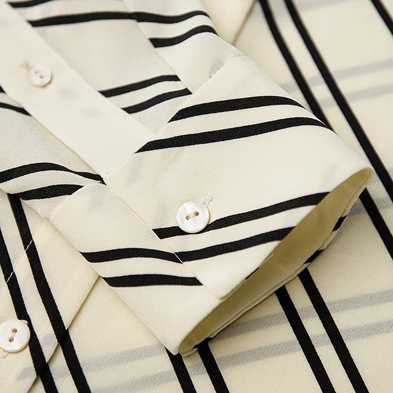 Женская блузка в полоску с длинным рукавом и отложным воротником | одежда