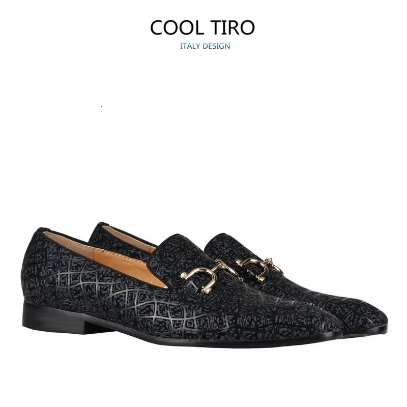 Мокасины мужские из лакированной кожи крутые лоферы атласные туфли на резинке