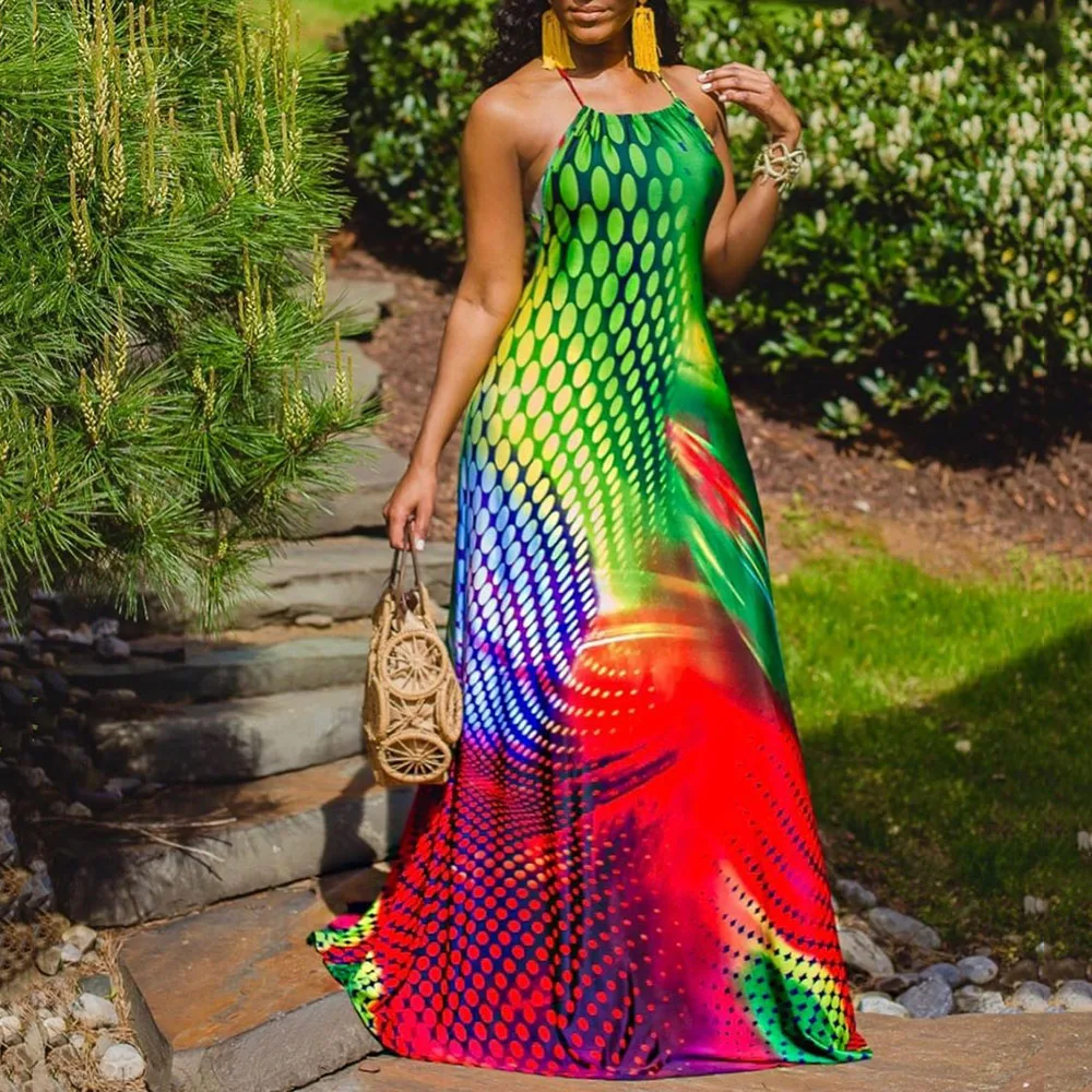 Зеленое длинное женское платье без рукавов сексуальное с лямкой на шее и