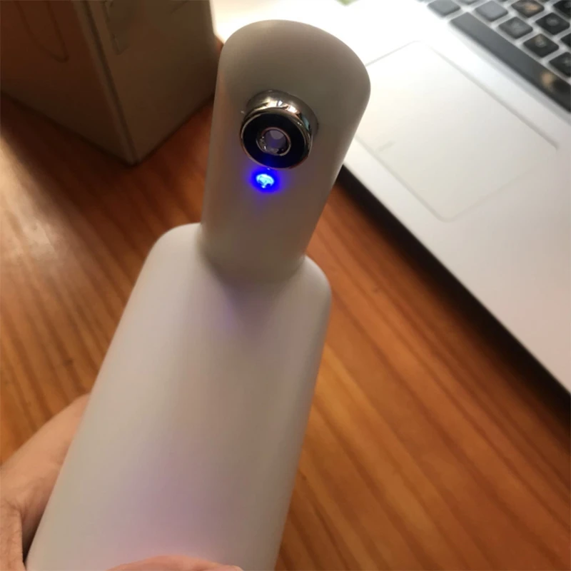 Устройство для автоматического всасывания воды в бутылках с usb зарядкой