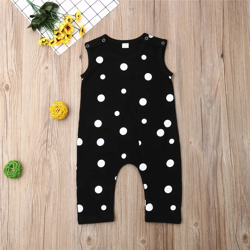 Летняя хлопковая одежда без рукавов в черный горошек для новорожденных и