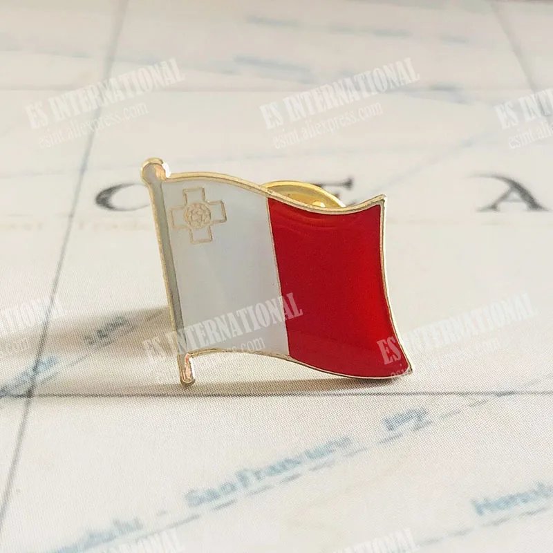 Фото Мальта Национальный флаг вышивка нашивки значки Shield и квадратная форма Pin один набор на тканевой браслет украшение для рюкзака №2