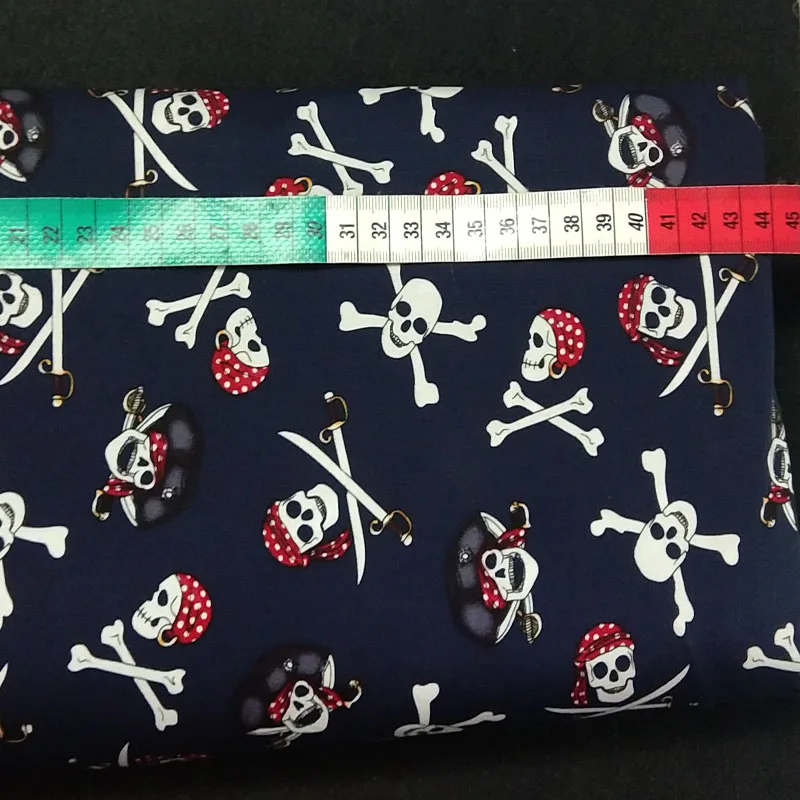 Винтажный бренд темно-синий череп пират и меч печатный хлопок спандекс ткань 48x120