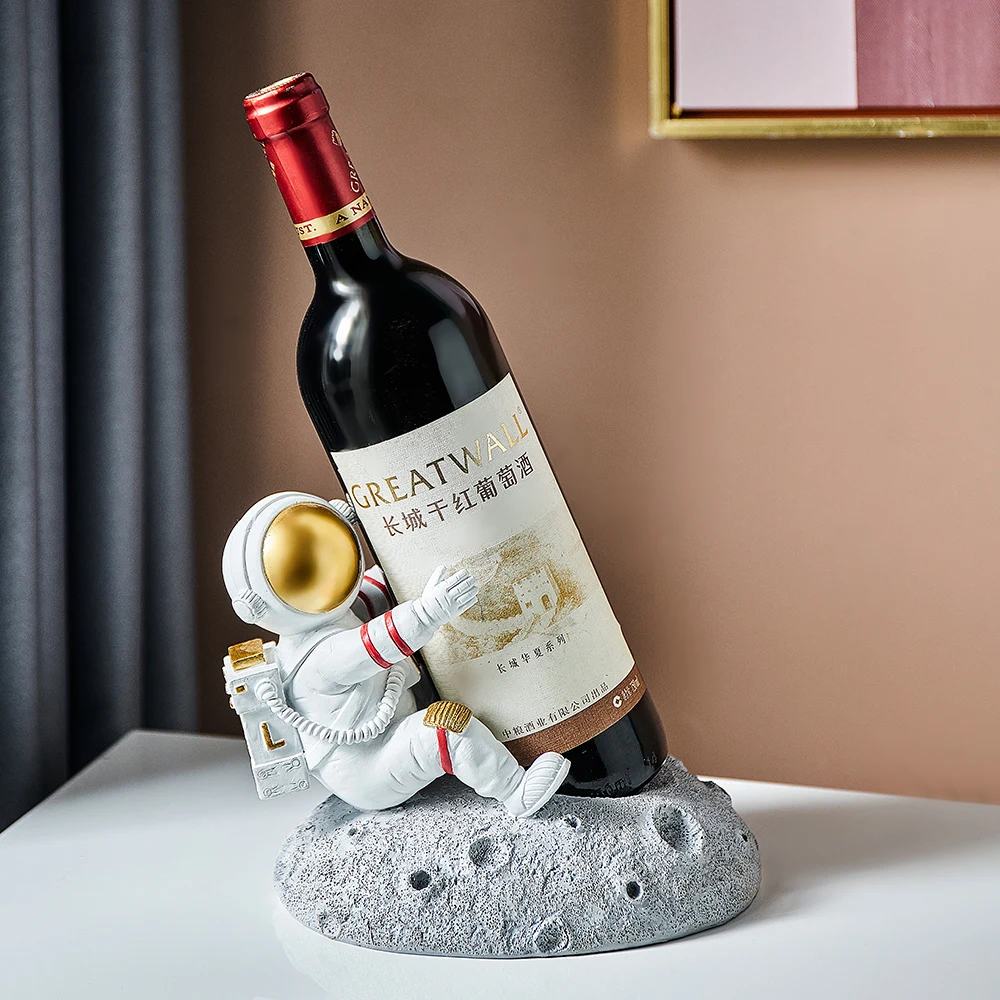

Creative Cartoon Astronaut Wine Rack Resin Jewelry Luxury Home Decoration Ornaments Restaurant Wine Cabinet Decoration Gifts