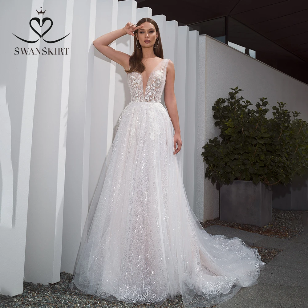 

Romantic V-neck Tulle Wedding Dress SwanSarah F261 Boho Beaded Appliques A-Line 3D Flowers Illusion Bride Gown Vestido De Noiva