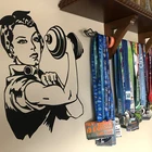 Виниловая наклейка на стену для женщин и девушек, в стиле ретро, для поднятия тяжестей, для тренажерного зала, тренировок, кроссфита, Спортивная Наклейка на стену