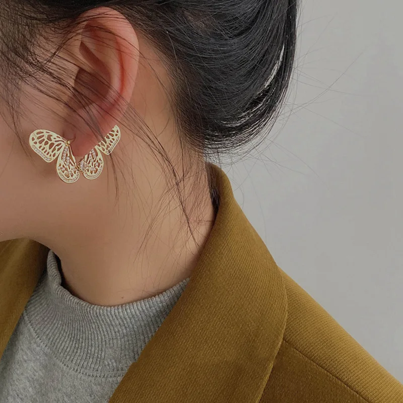 

U-Magical Exaggeration Gold Color Butterfly Hoop Earrings for Women Charming Gold Color Hollow Earring Jewellery Pendientes