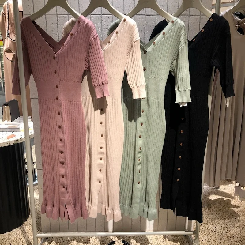 

2021 V Neck Single Breast Design Skinny Sweater Dress Women High Waist Hip Solid Temperament Vestidos Knitted Pullover Long Robe