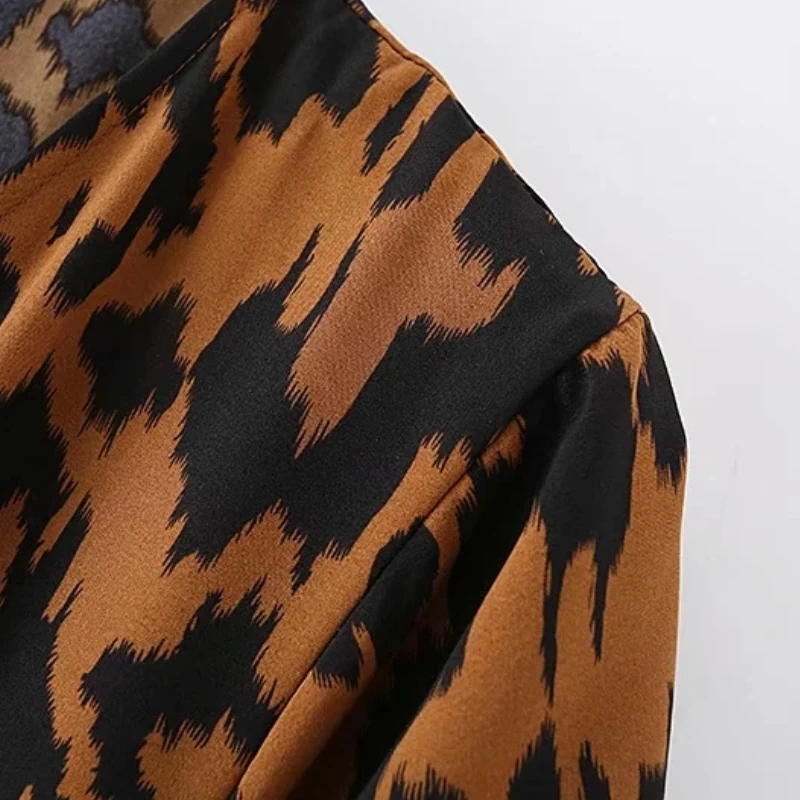 

Vestido de verano de manga corta con estampado de leopardo, cuello de pico cruzado, informal, suelto