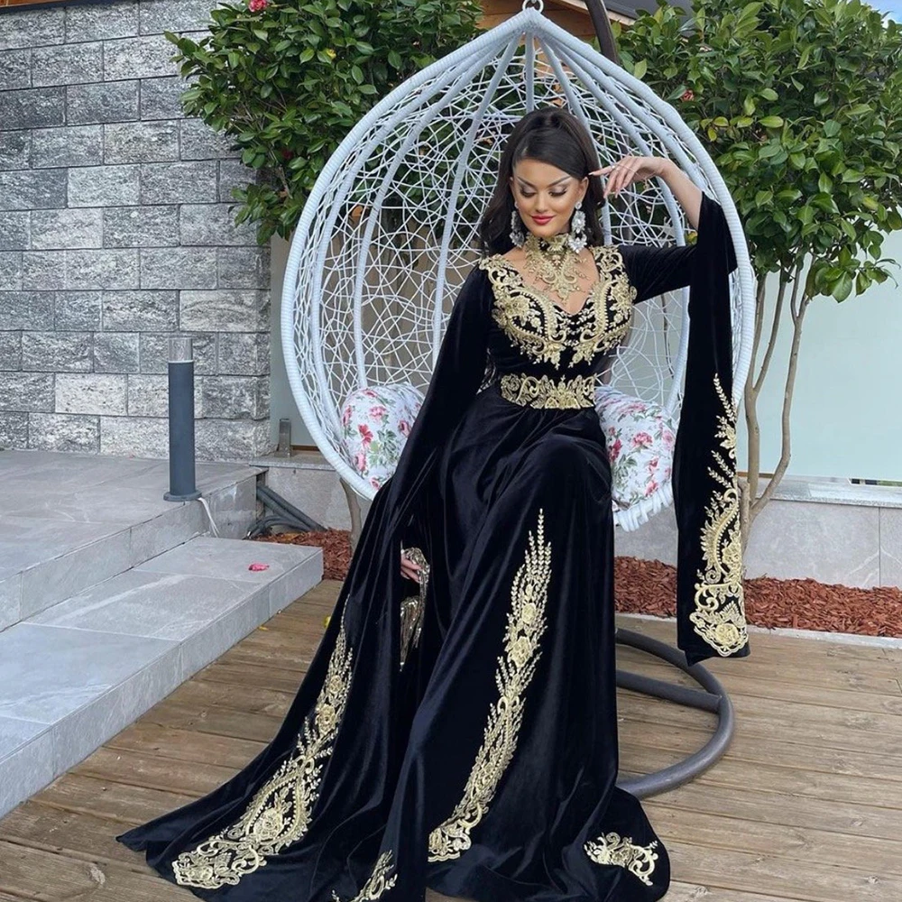 

Halter Floor-Length Satin Evening Dresses for Dinner Party Floor-Length Dubai Night Gowns 2022 Lace Dress Vestidos De Fiesta