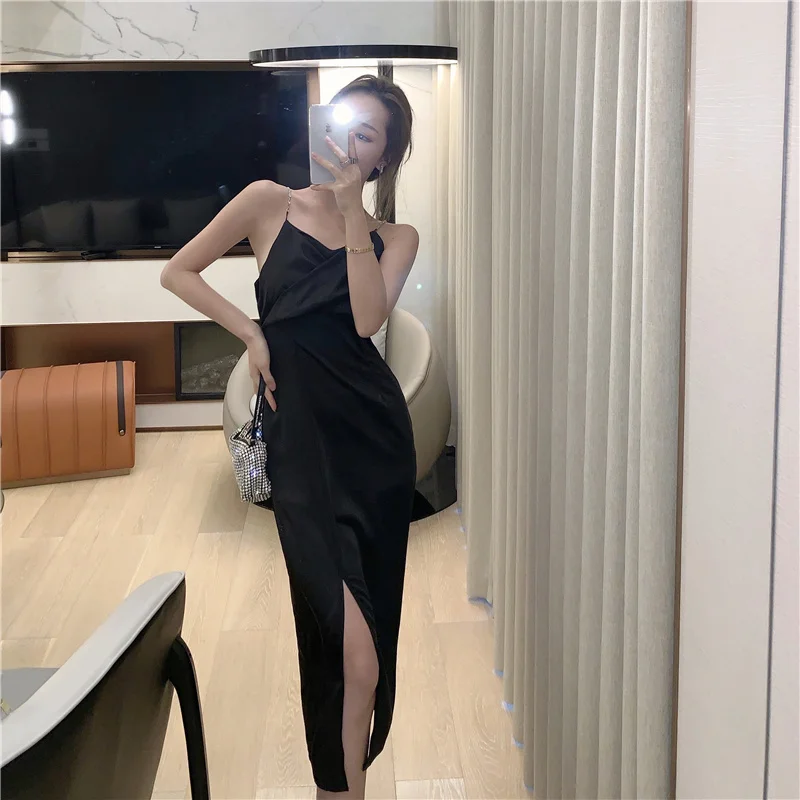 

Elegant Silk V-neck Strap Dress Women's Summer Slim Fit Slit over-the-Knee Hip Skirt Mid-Length Base Skirt