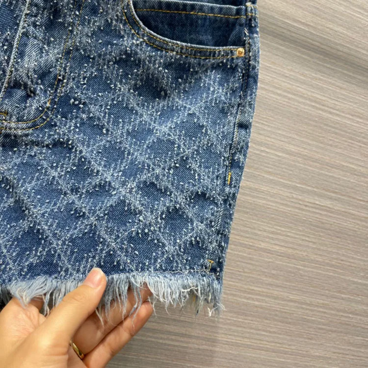 

Spring/Summer 2021 Women's New Casual Windy Diamond Embroidery Taser Grinding Edge High Waist Denim Shorts