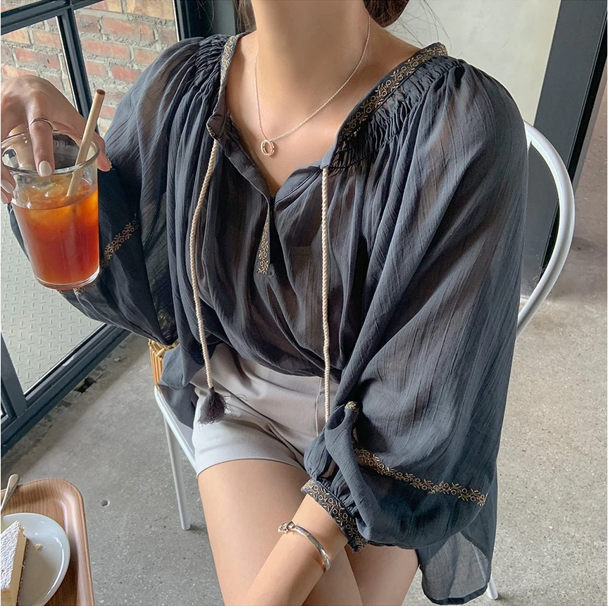 

Blouses & Shirts