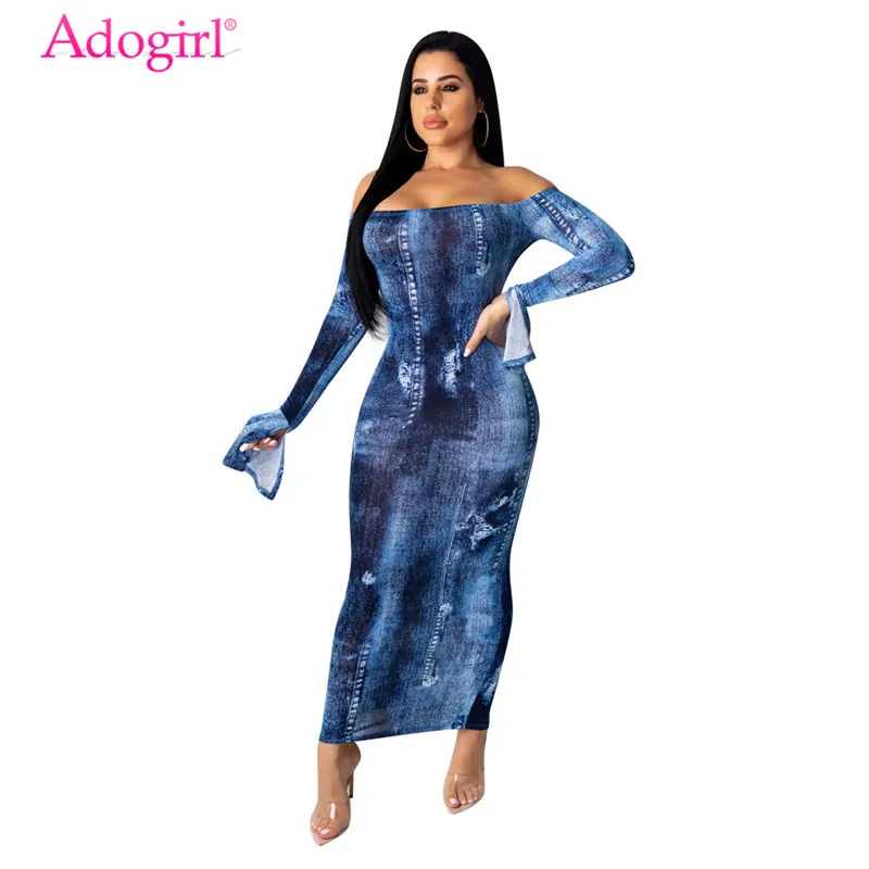 Женское облегающее платье с открытыми плечами длинным рукавом и вырезом