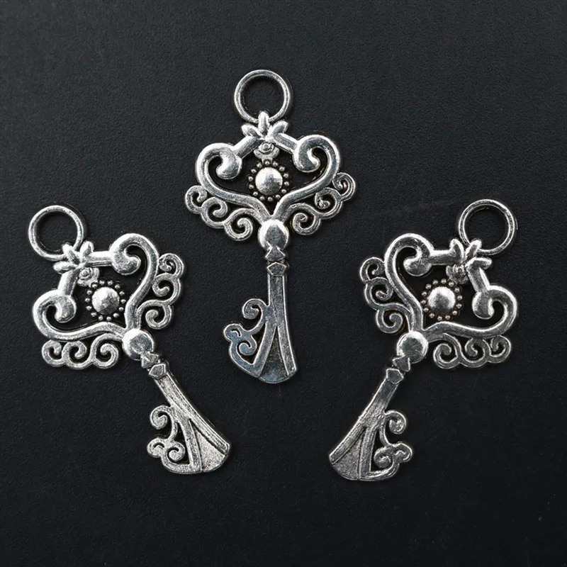 

10pcs Silver Plated Vintage Key Necklace Bracelet Alloy Pendants DIY Charm Jewelry Carfts Making 33*17mm A1313