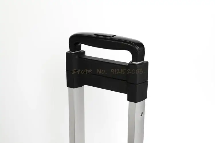 Маленький тележка-корзина с складной ручкой для перевозки багажа, тяжелых товаров и покупок.