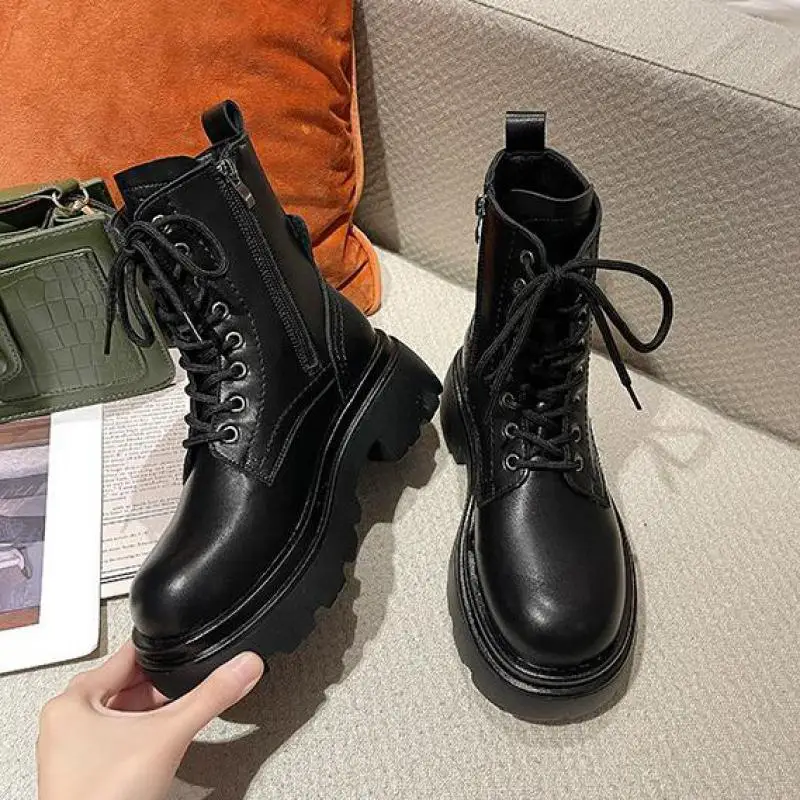 Short women's winter European fashion belt buckle round toe platform shoes ankle sexy motorcycle boots increase