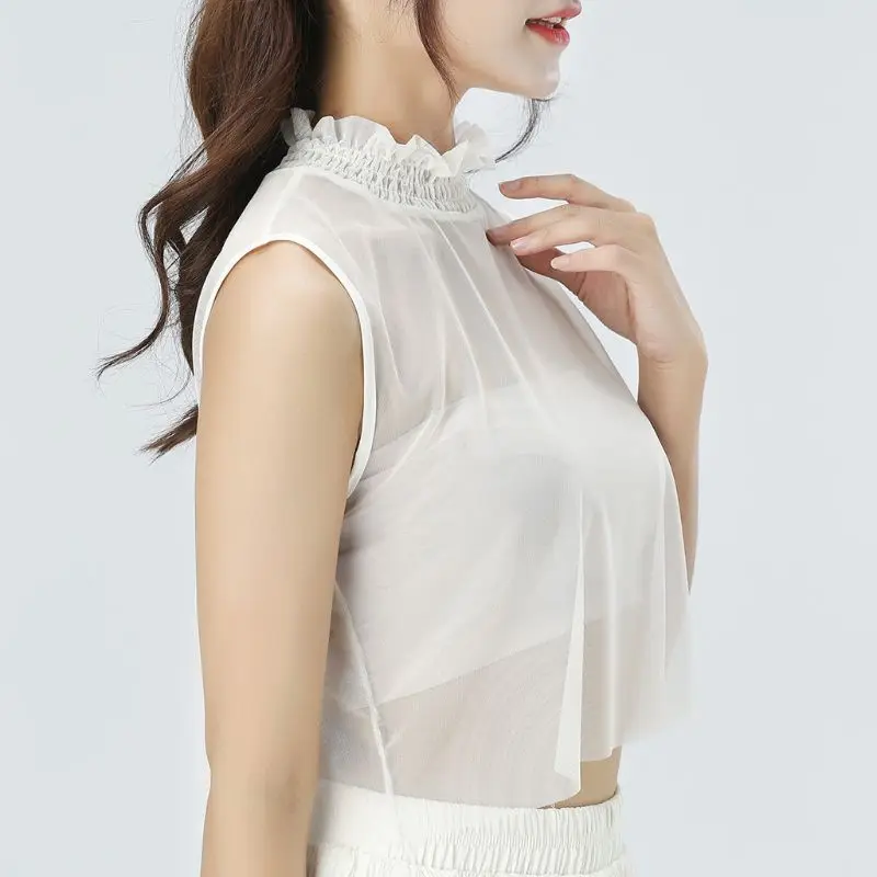 Женский эластичный пуловер с оборками и воротником-обманкой высокой горловиной |