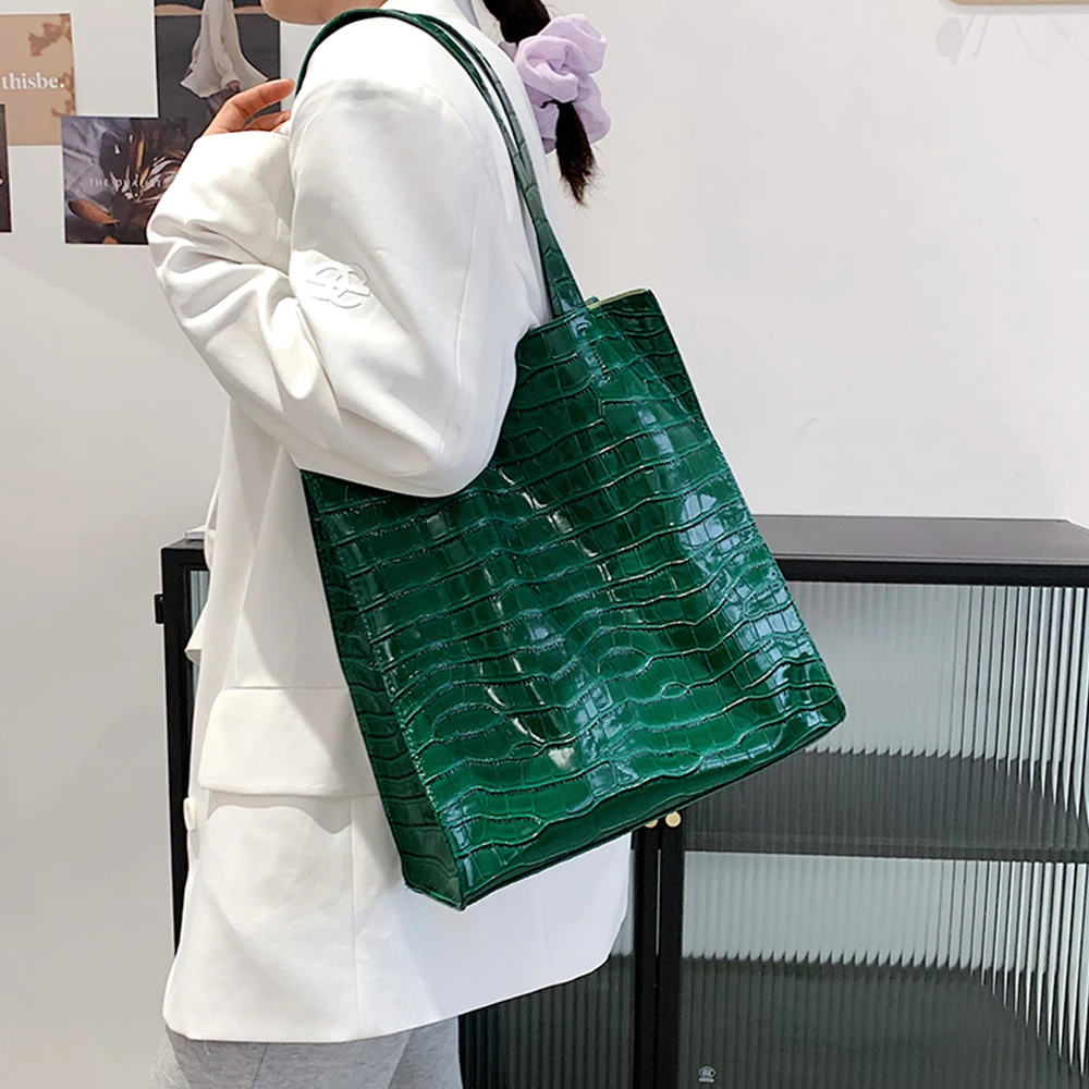 

High Capacity Patent Leather Shoulder Bags For Women Fashion Crocodile Pattern Design Ladies Totes Summer Solid Color Handbags