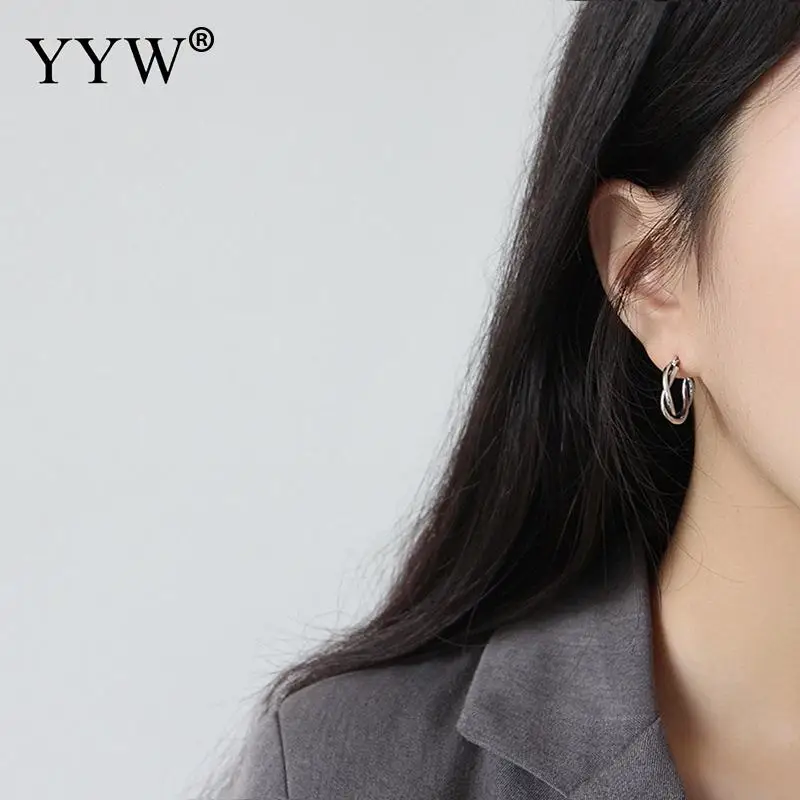 

Vintage Distressed Woven Twist Earrings Personalized Gold-Plated Earrings Fashionable All-Match Earrings For Female Daily Wear