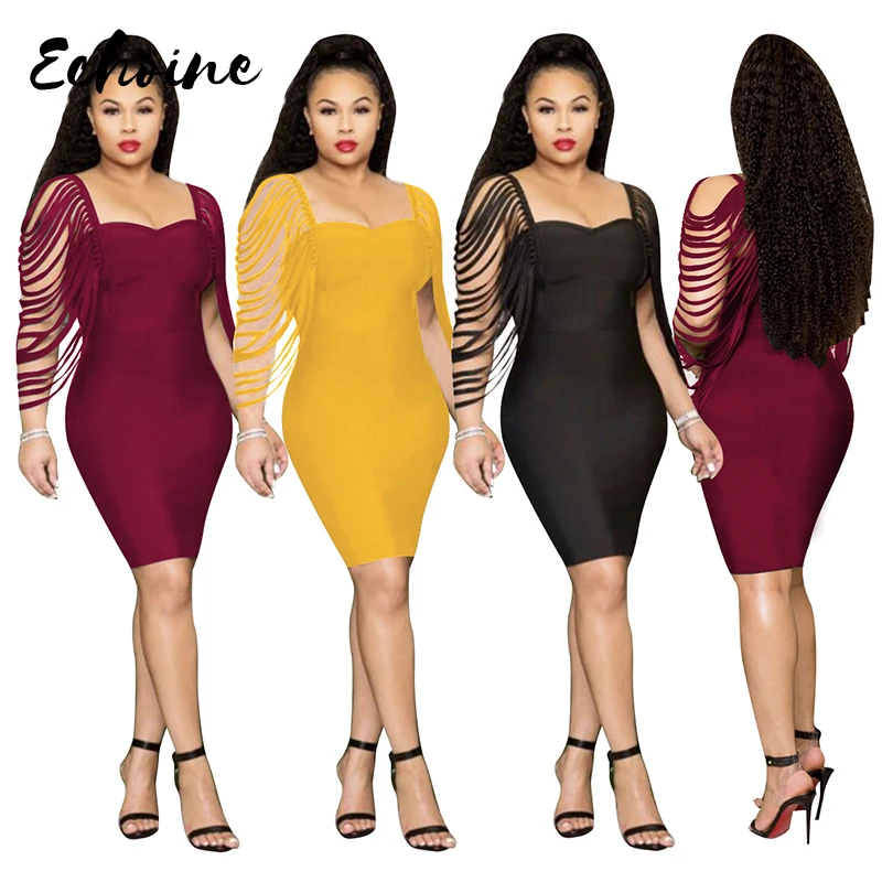 

Женское облегающее платье с кисточками и квадратным вырезом