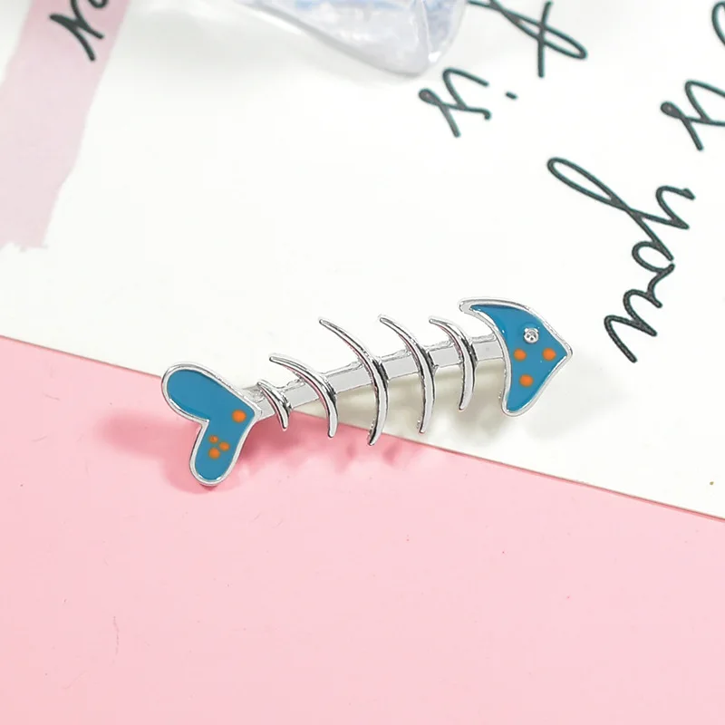 Милые Мультяшные Синие Маленькие броши в виде рыбьей кости для женщин модные