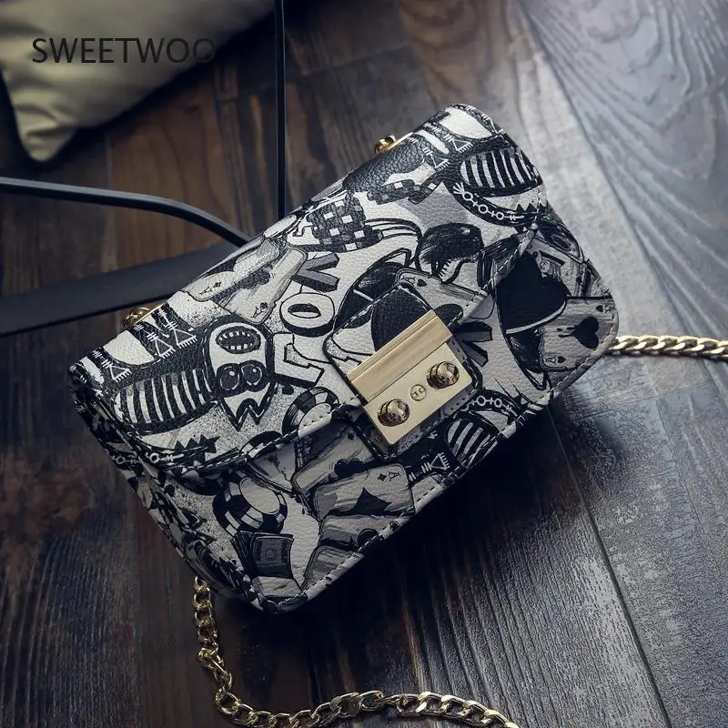 

2021New Women Bags Summer Graffiti Ladies Designer Handbags High Quality Chain Mini Bag Women Messenger Bags for Women Clutch