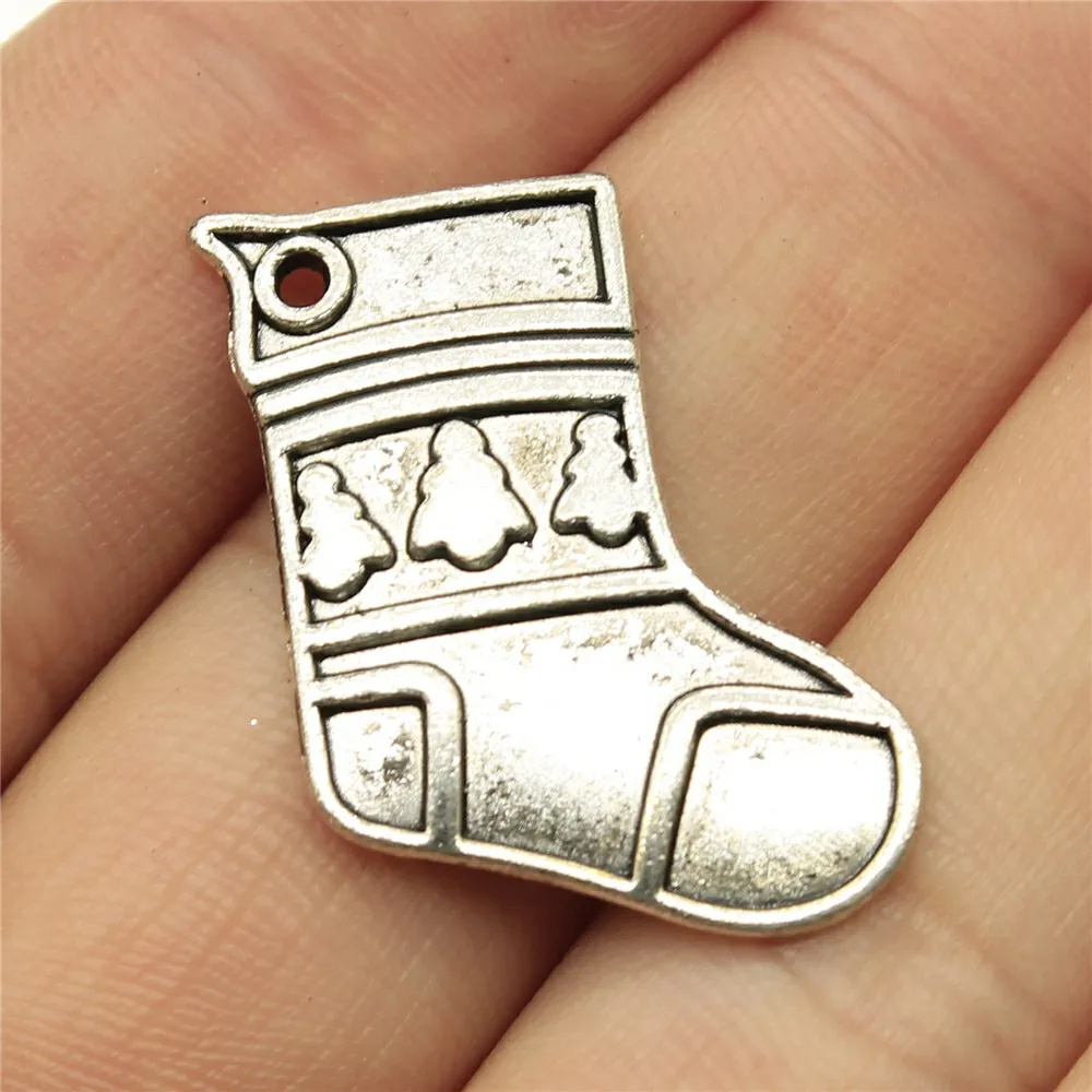 

WYSIWYG 5pcs 25x20mm Christmas Stockings Charm Pendants Christmas Stockings Pendants Charm