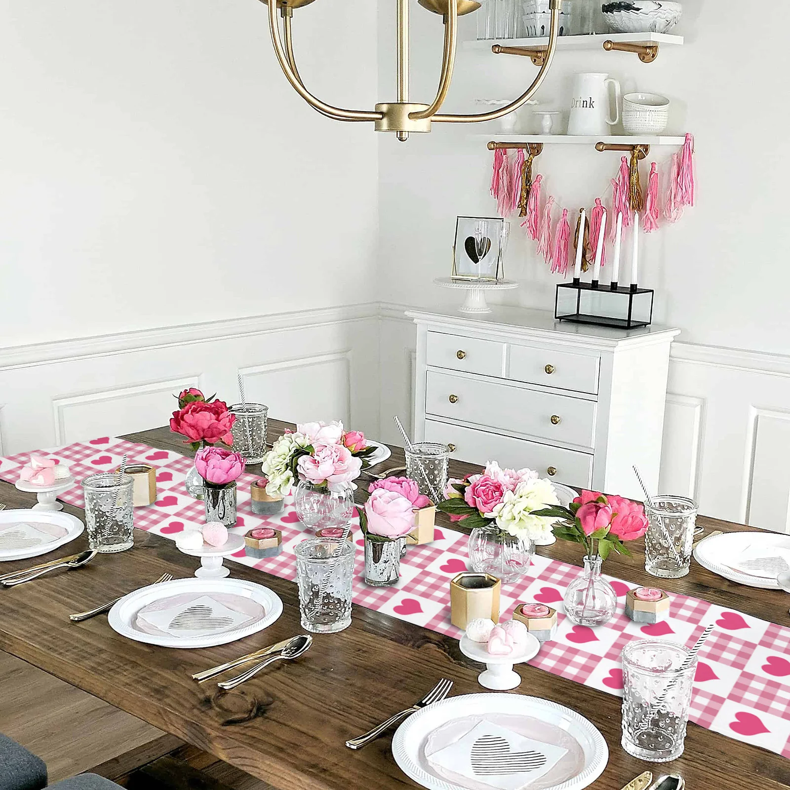 Скатерть в клетку для украшения стола на День святого Валентина | Дом и сад