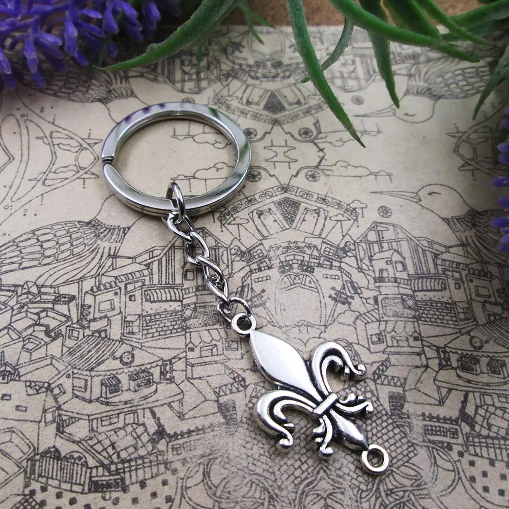 

3pcs/Lot Fashion 32*19mm Fleur de Lis 28mm Keyring Metal Chain Silver Color Men Car Gift Keychain