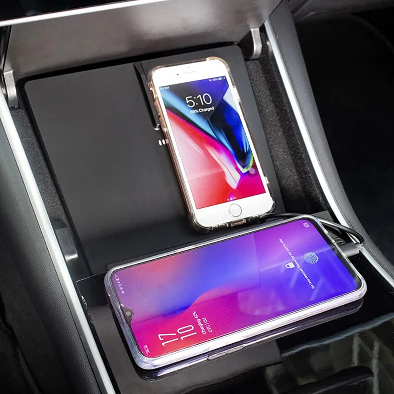 Имеется Беспроводное зарядное устройство type c с двумя автомобильными USB портами