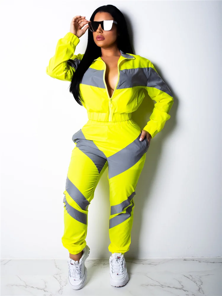 Комбинезон sports. Комбинезон женский спортивный. Комбинезон для спорта женский. Комбинезон стильный спортивный. Желтый комбинезон женский.
