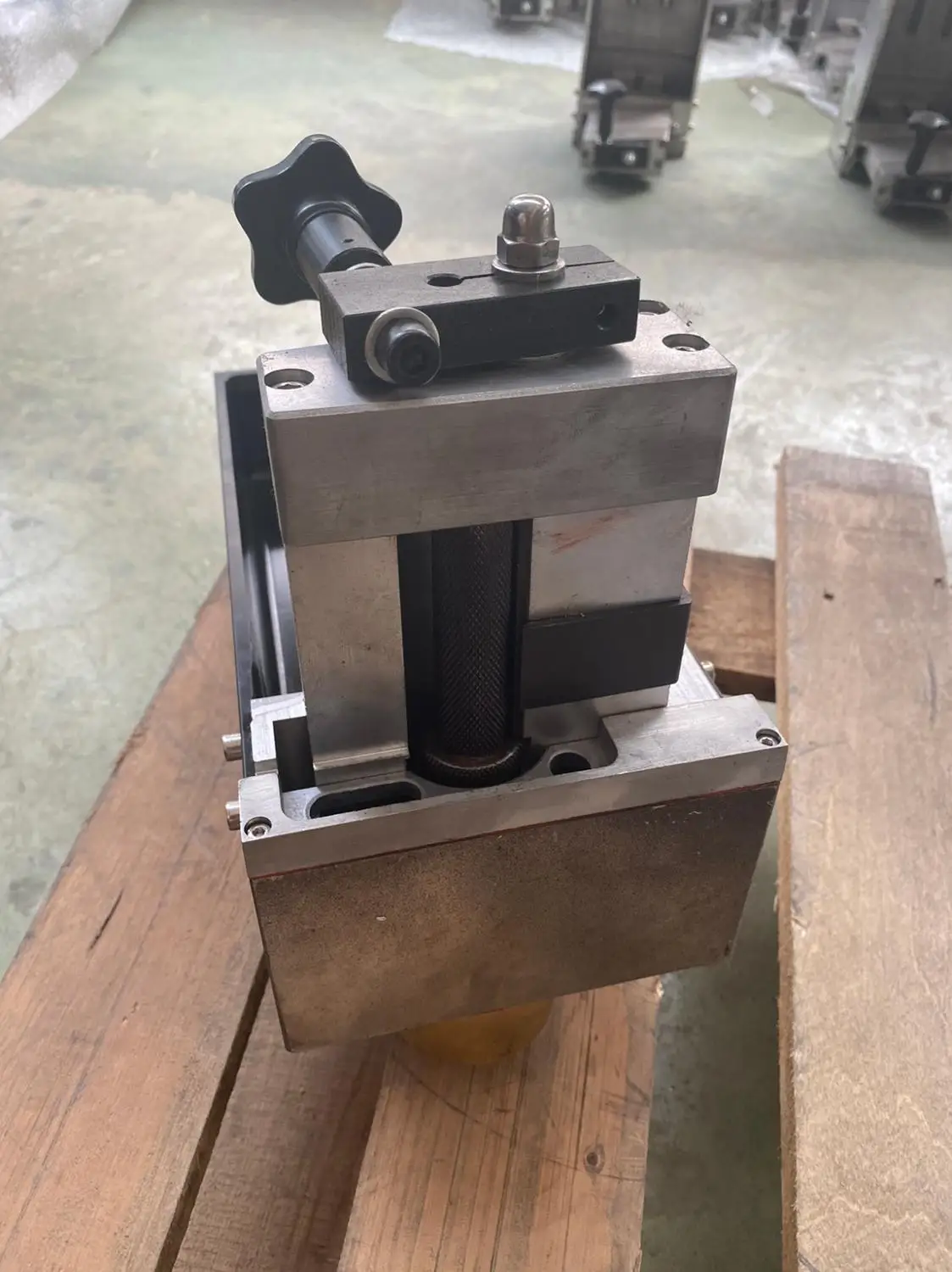 South Hing edge glue pot Huali box sol woodworking machinery fittings | Инструменты