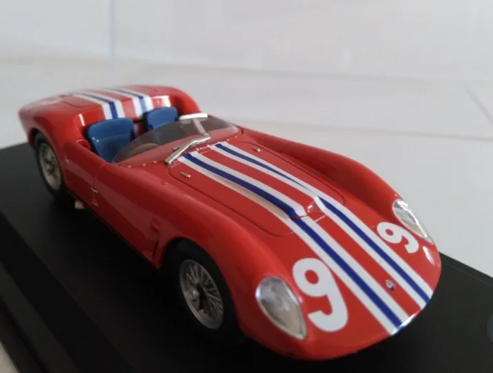 I XO 1:43 Тип 61 трофей Drogo Guards модель автомобиля из сплава 1963 Литые металлические