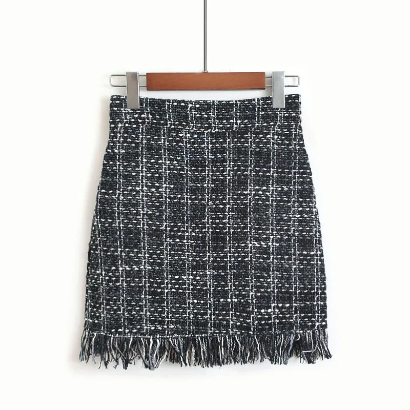 

2021 Spring Summer Women Woolen Mini Skirt In A Cage Vintage Plaid Tassel Skater High Waist Checkered Skirt SK5583