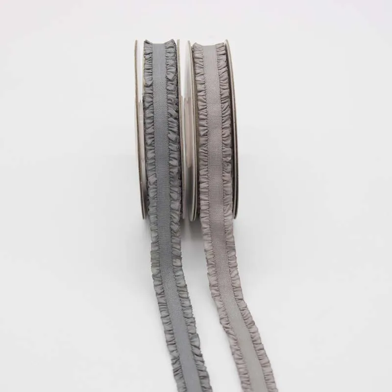 Эластичная лента скотч с двойными оборками стрейчевая отделка для детской