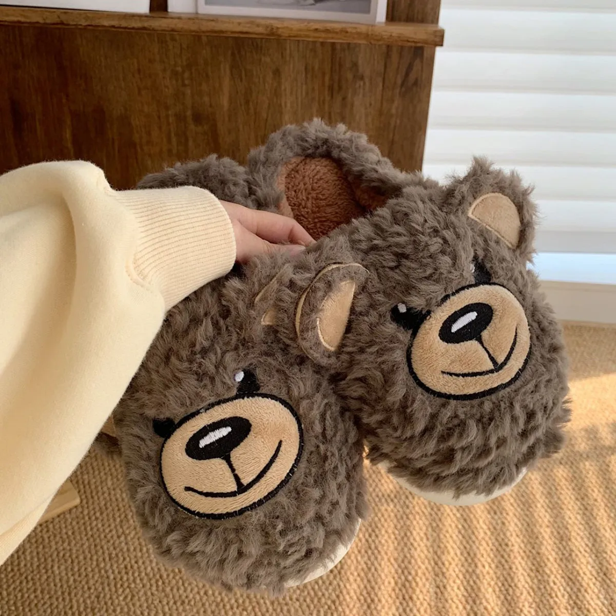

Faux Fur House Slippers Women Lovely Furry Bear Children's Slippers Soft Winter Warm Indoor Home Shoes Woman Female Flip-Flops