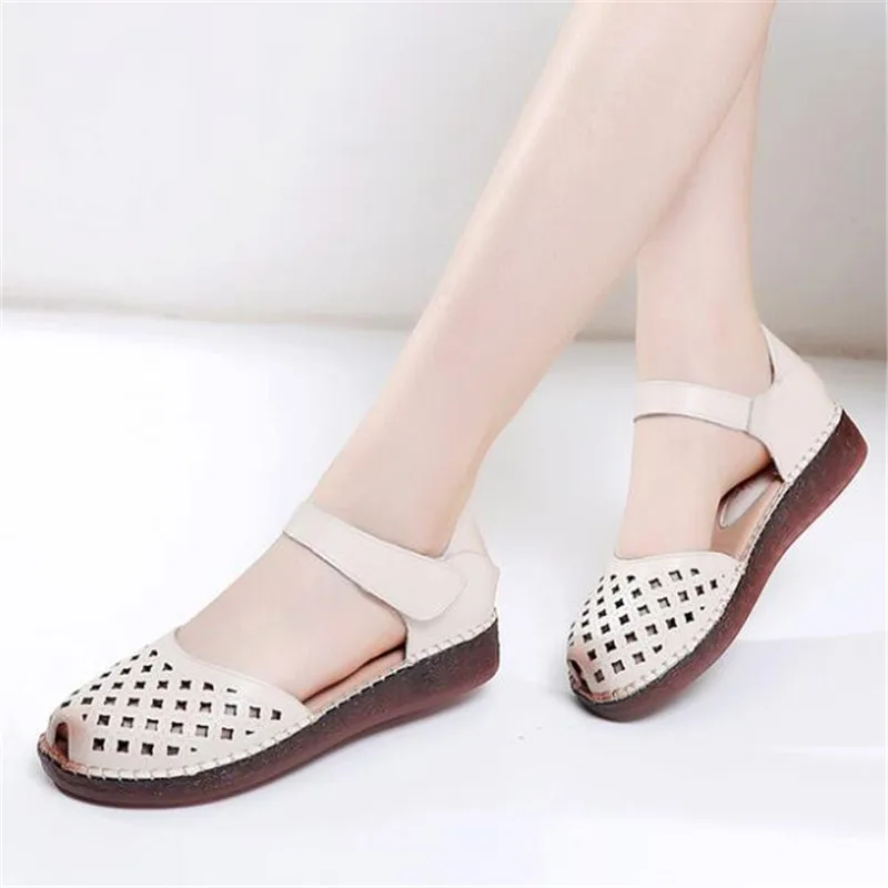 

2020 New Summer Top Soft Cowhide Soft Bottom Flat Leather Sandals Women Casual Shoes Round Head Hollow Breathable Women Sandals