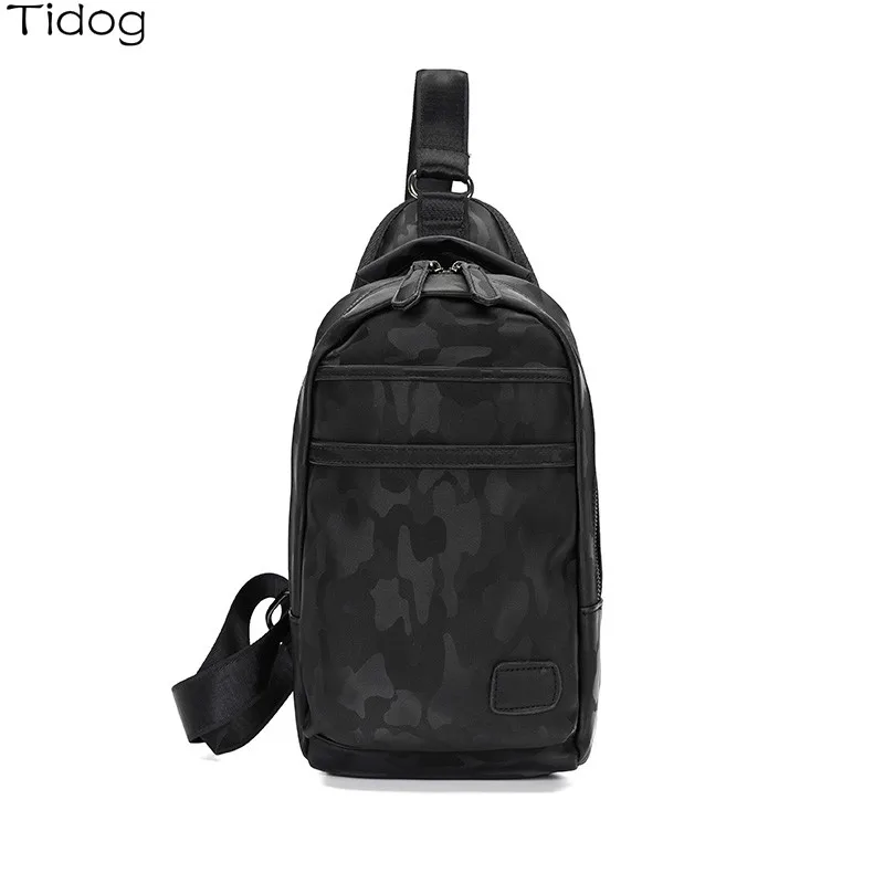 

Tidog Korean simple nylon fashion camouflage chest bag