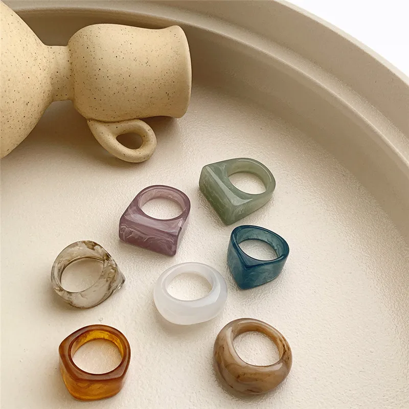 

2021 New Trendy Fashion Vintage Colorful Acetate Acrylic Geometric Irregular Round Rings for Women Jewelry Party Accessories
